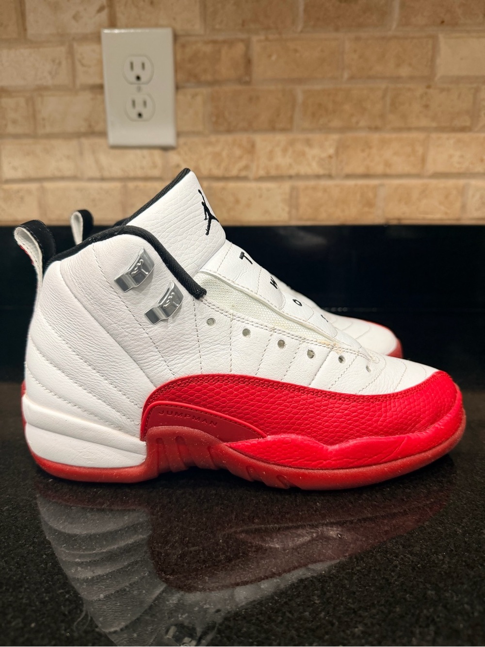 Air Jordan 12 Retro (GS) White and Red Kids Sneakers Size 5Y - Picture 2 of 5